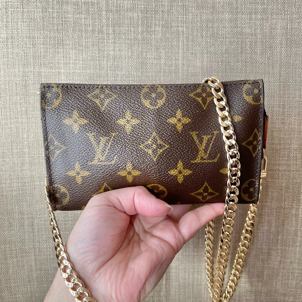 Authentic Louis Vuitton monogram vintage wristlet pouch AR0997 (Q007) - Picture 2 of 12